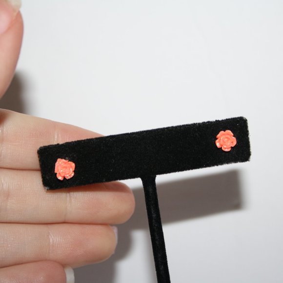 Beautiful Neon orange rose stud earrings - Picture 2 of 4